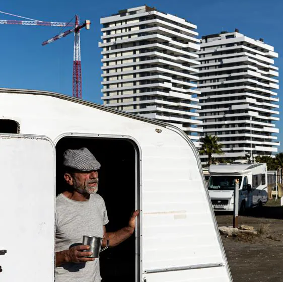 Taking your house on the road life in a motorhome Sur in English